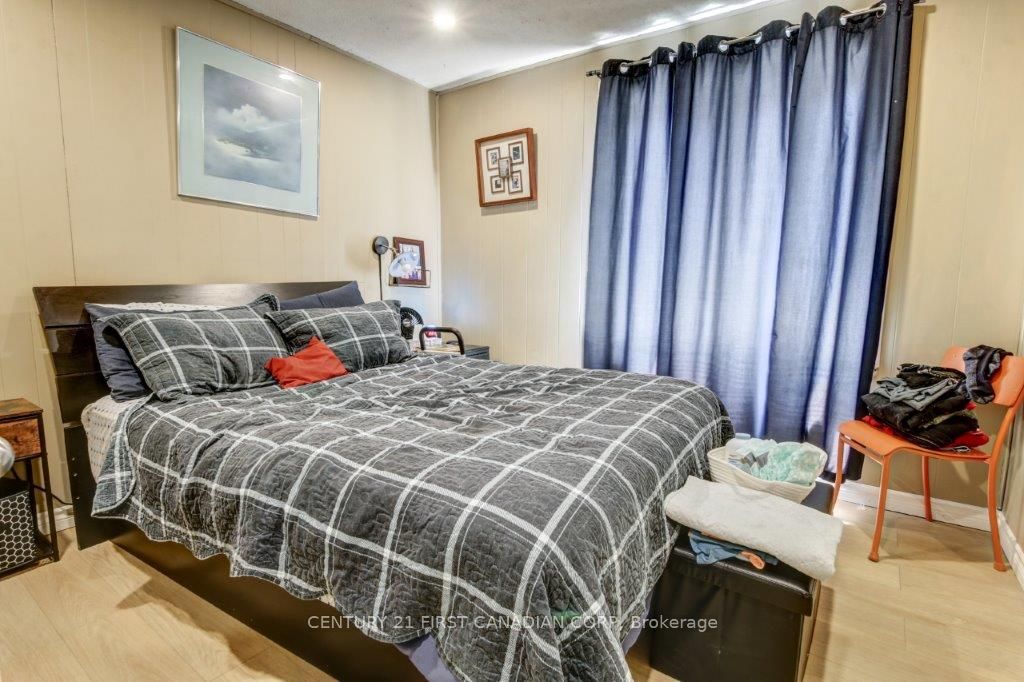 433 Salisbury Street Property Photo 4
