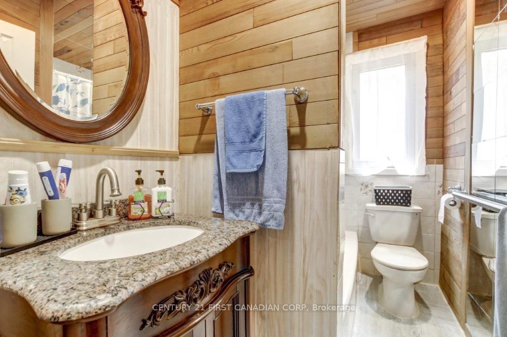 433 Salisbury Street Property Photo 6