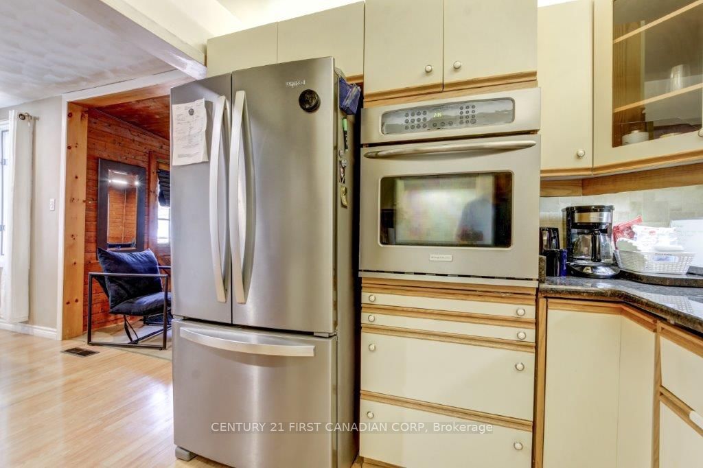 433 Salisbury Street Property Photo 8