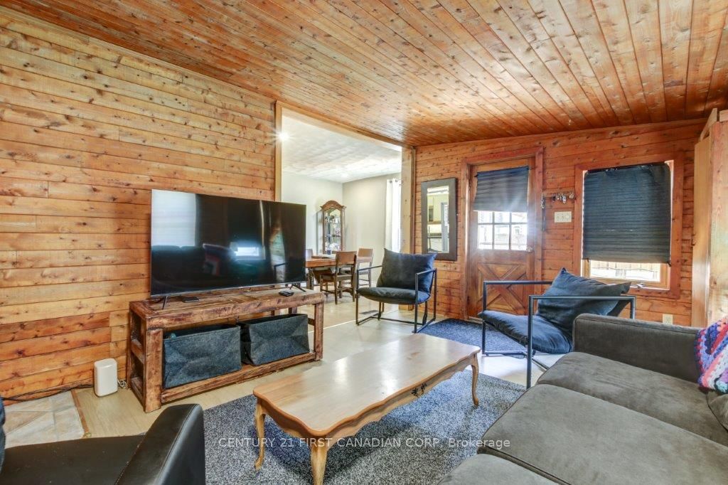 433 Salisbury Street Property Photo 11