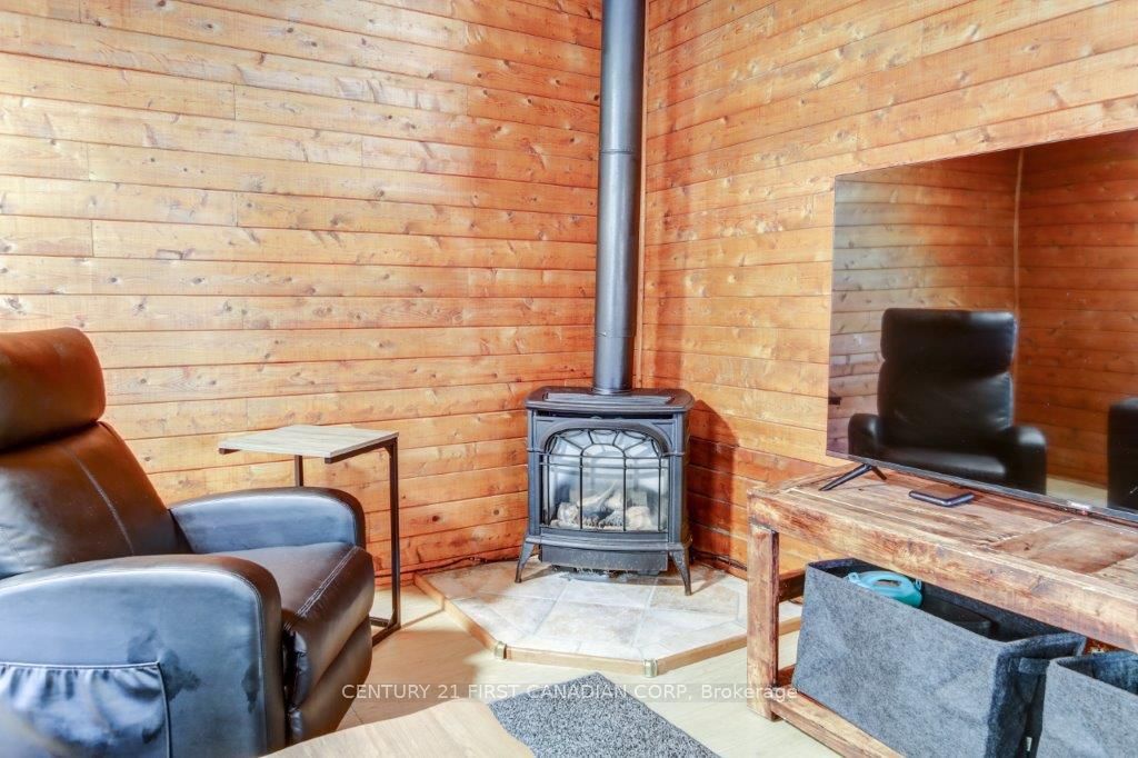 433 Salisbury Street Property Photo 12