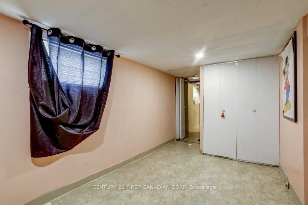 433 Salisbury Street Property Photo 13