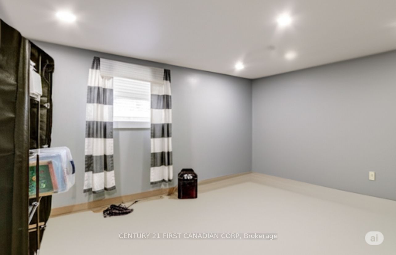 433 Salisbury Street Property Photo 14
