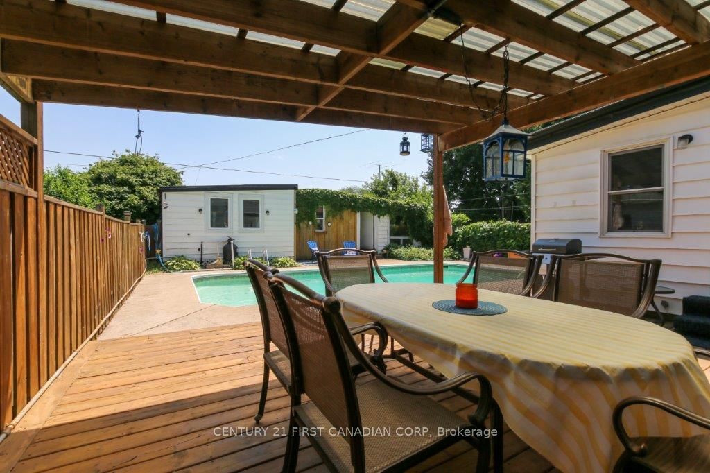 433 Salisbury Street Property Photo 18