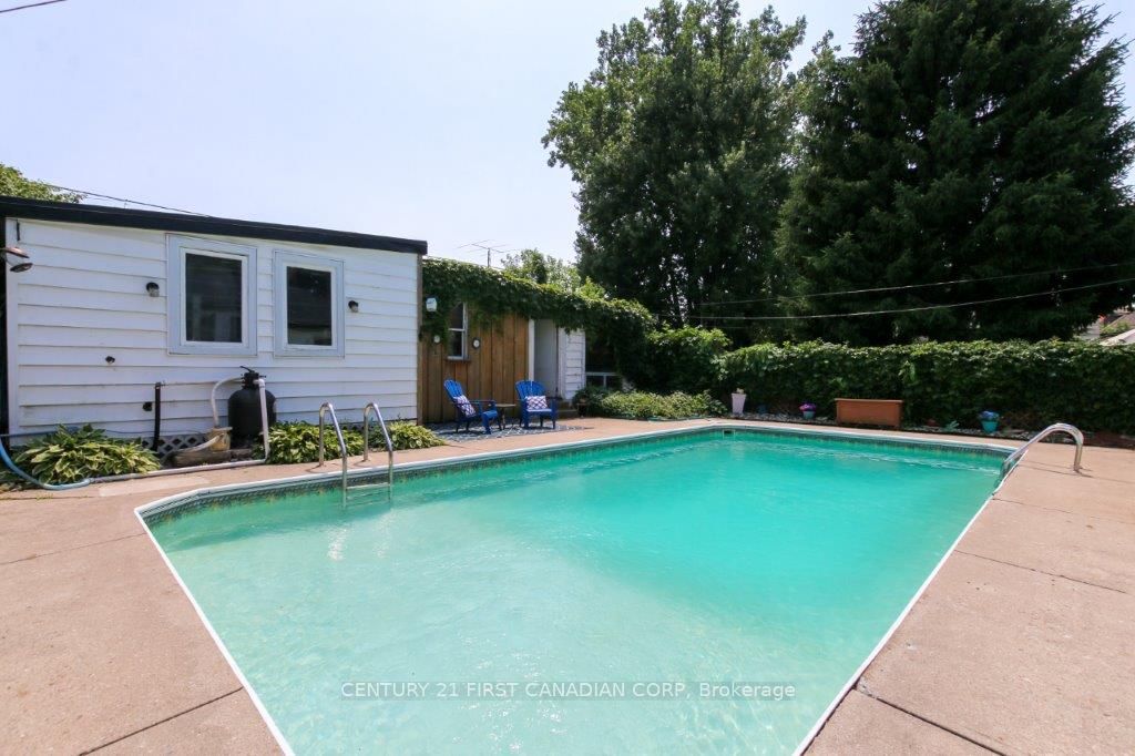 433 Salisbury Street Property Photo 22