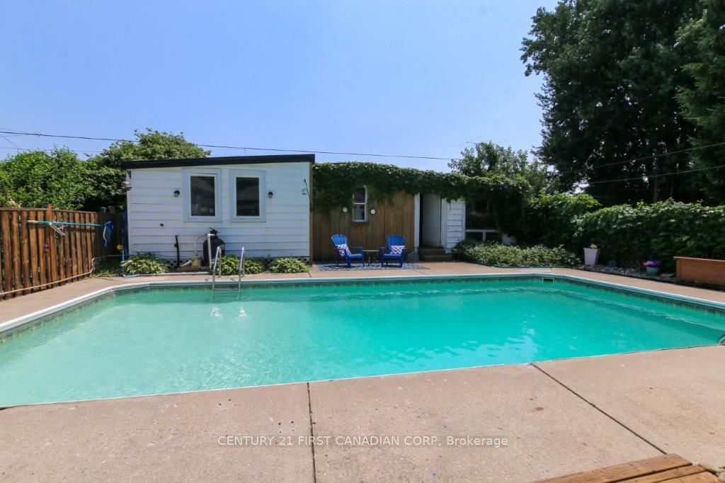 433 Salisbury Street Property Photo 23