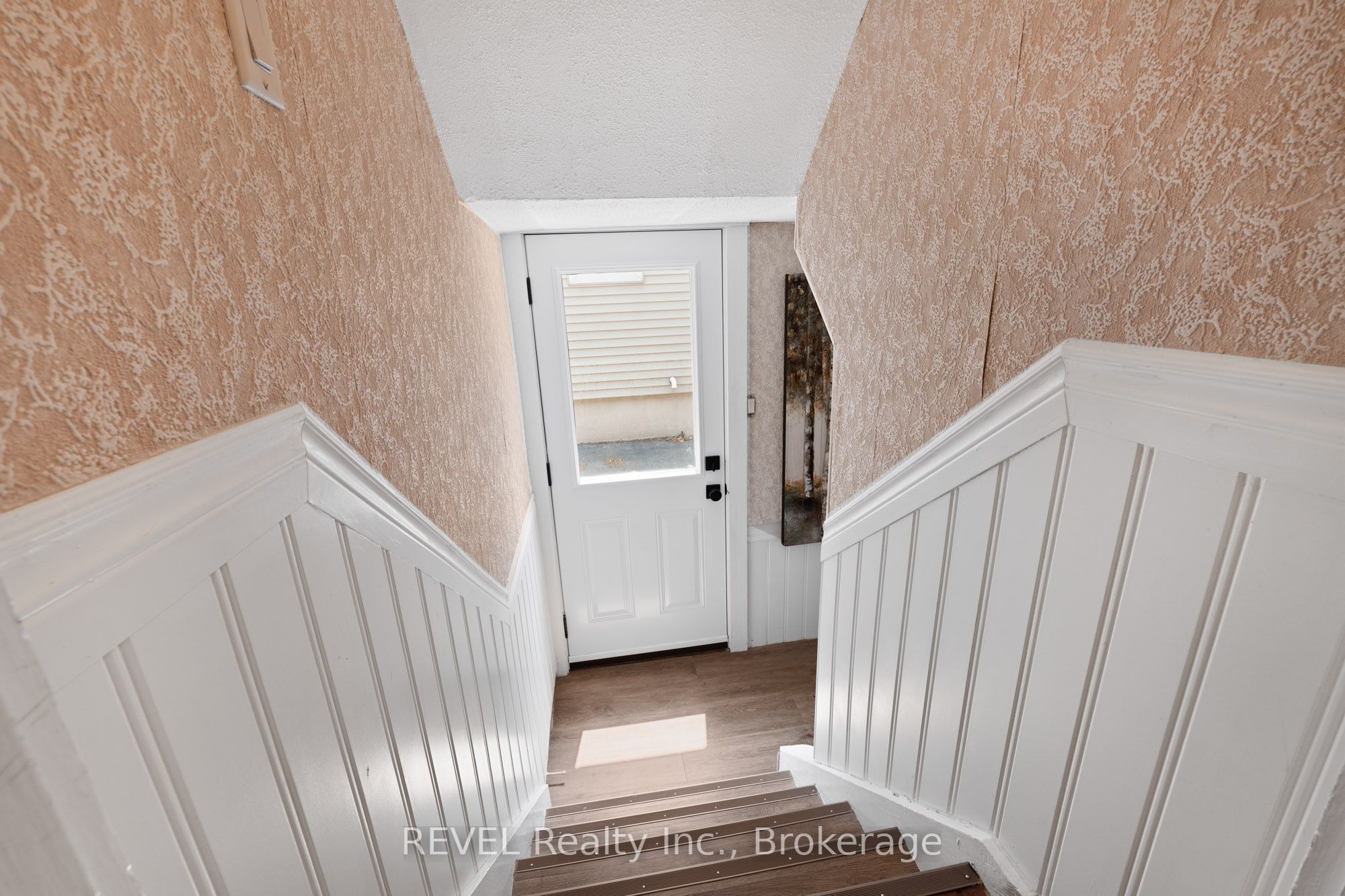 191 Auburn Ave Property Photo 14