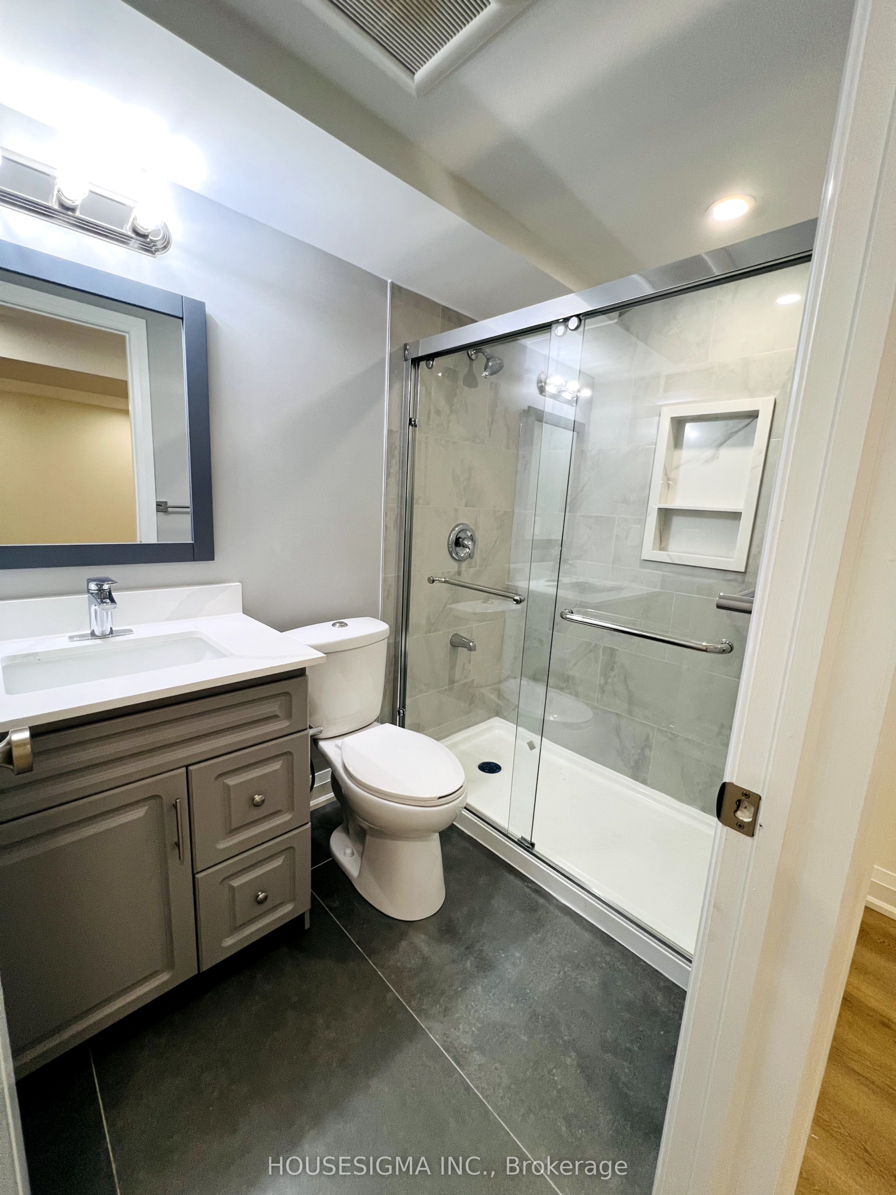 #lower - 120 Dorchester Boulevard Property Photo 4