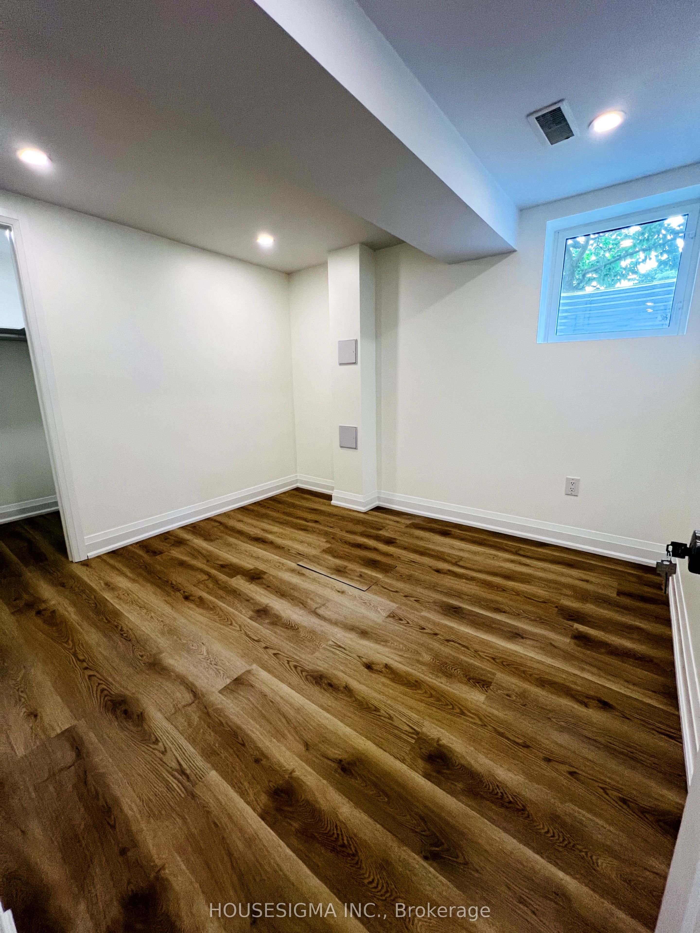 #lower - 120 Dorchester Boulevard Property Photo 5