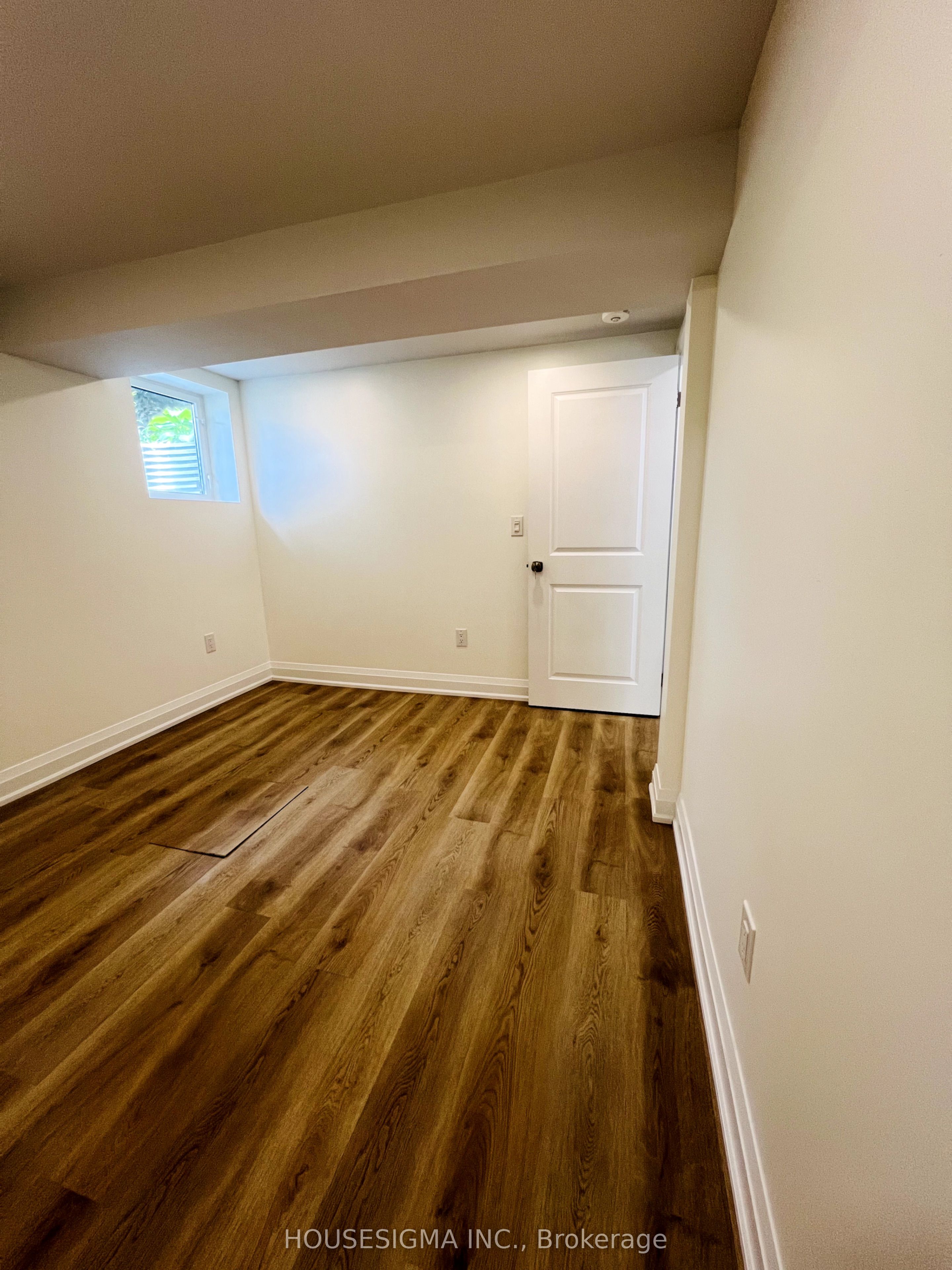 #lower - 120 Dorchester Boulevard Property Photo 6