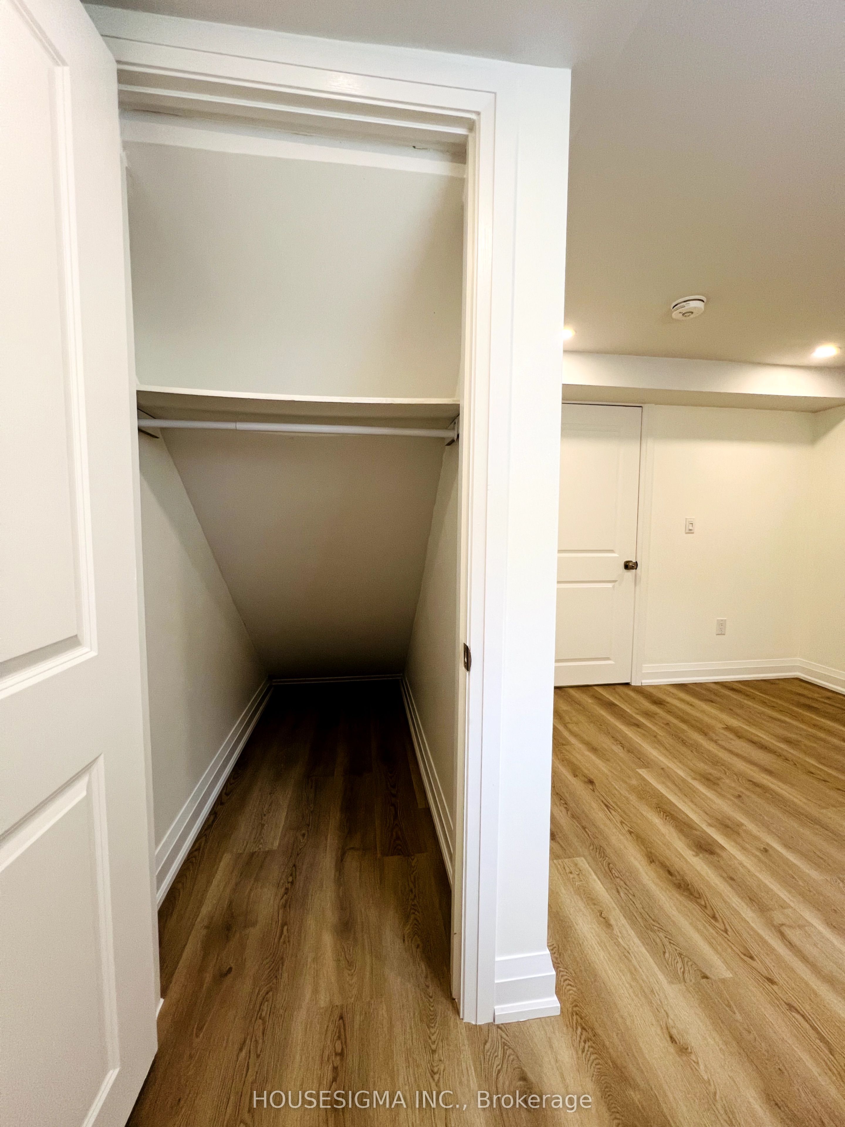 #lower - 120 Dorchester Boulevard Property Photo 9