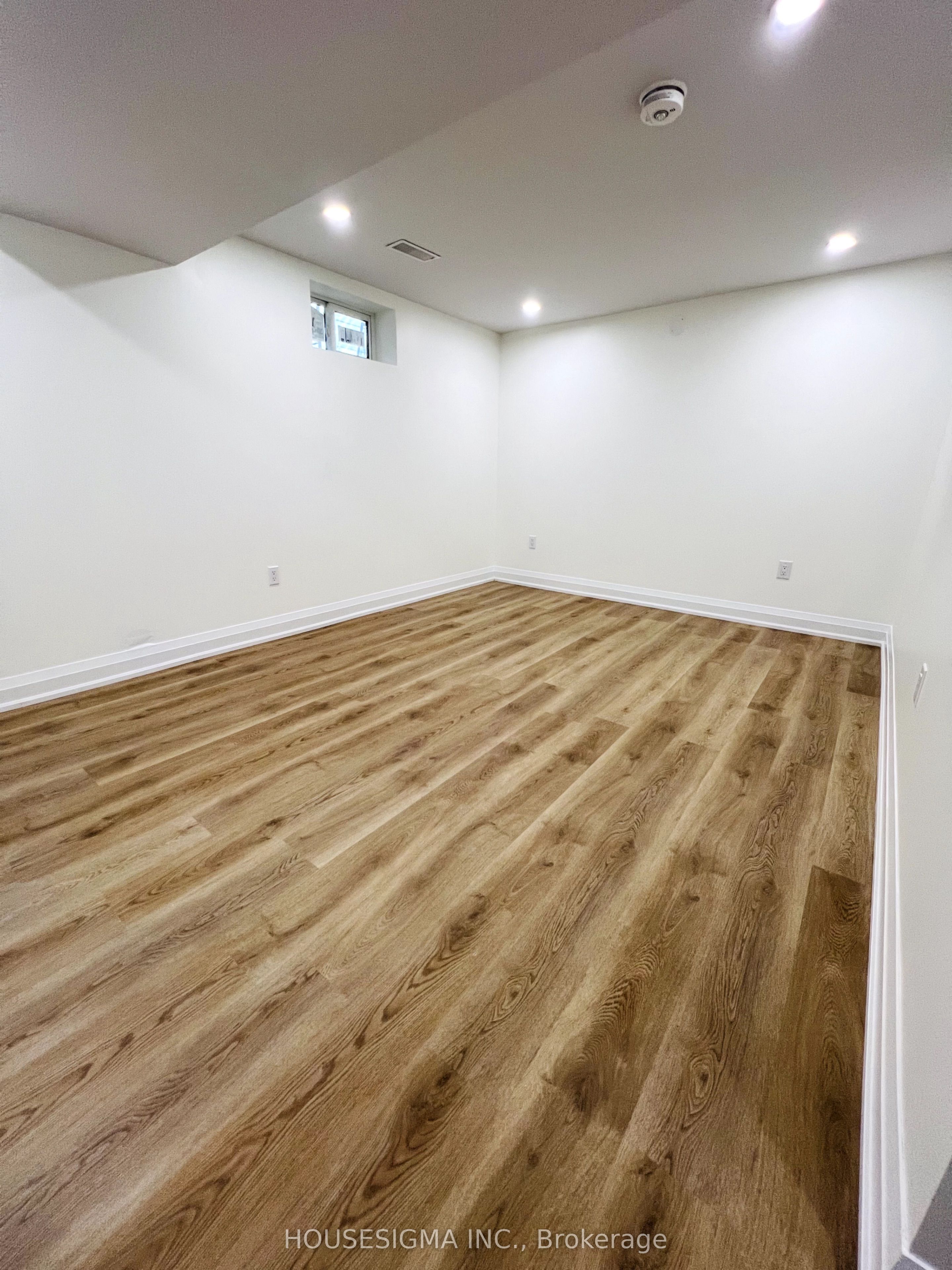#lower - 120 Dorchester Boulevard Property Photo 10