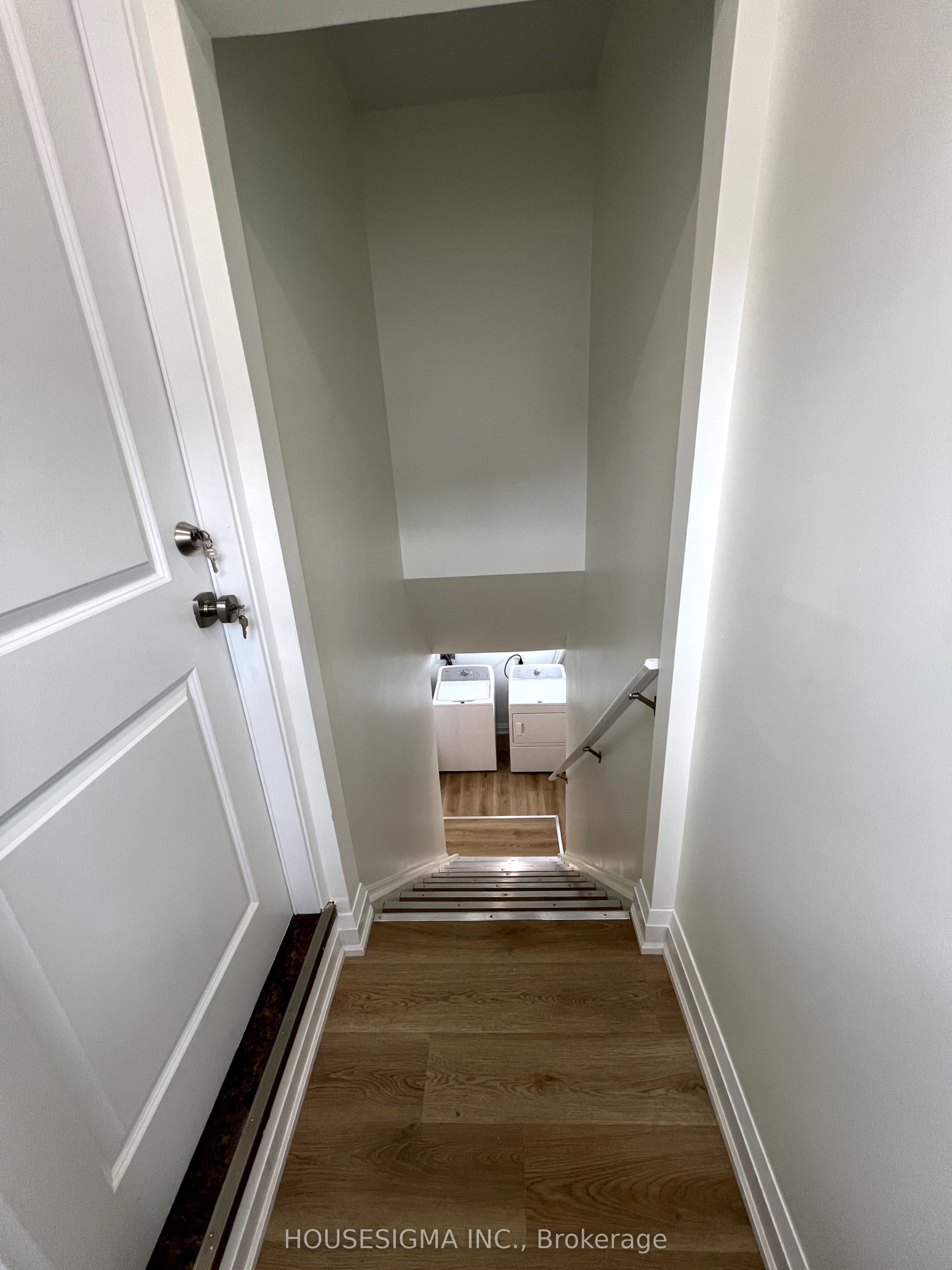 #lower - 120 Dorchester Boulevard Property Photo 11
