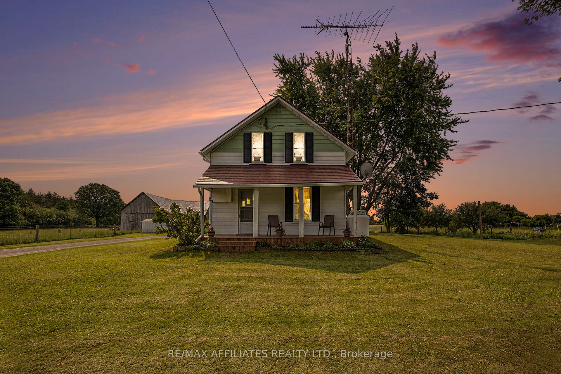 3075 COUNTY Road Property Photo 1