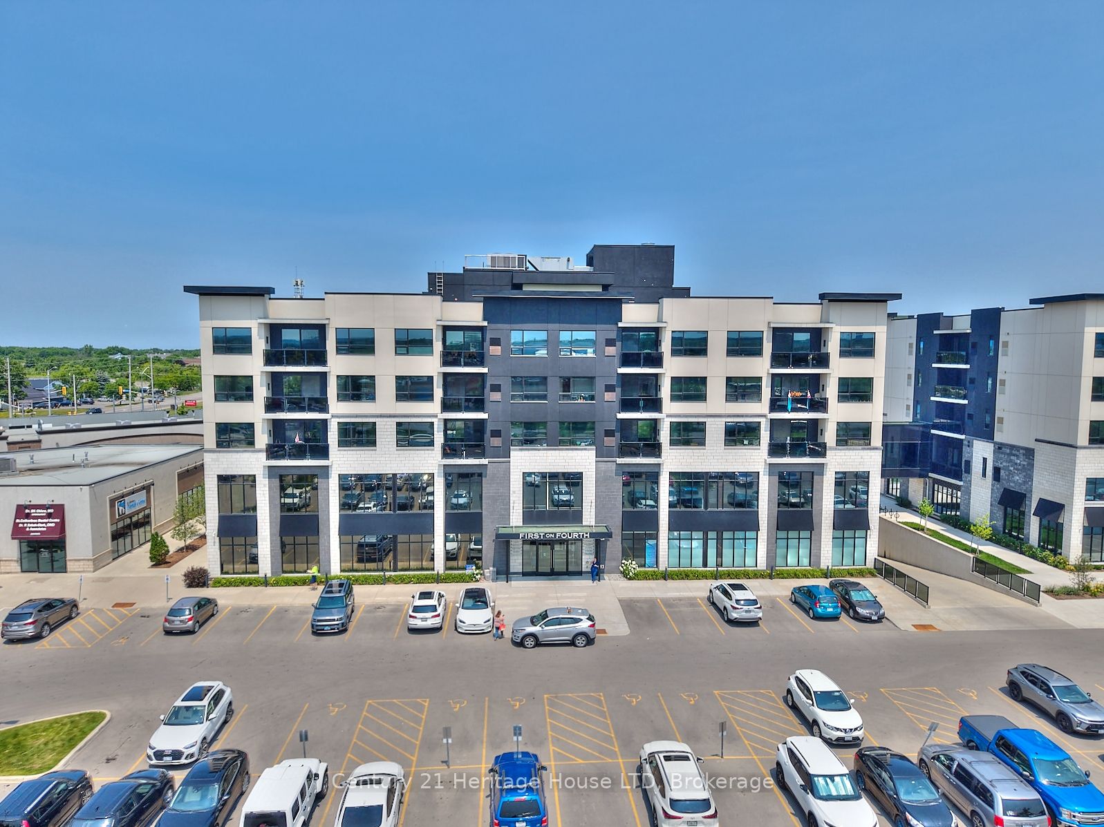 300g Fourth Avenue 304 Property Photo 1