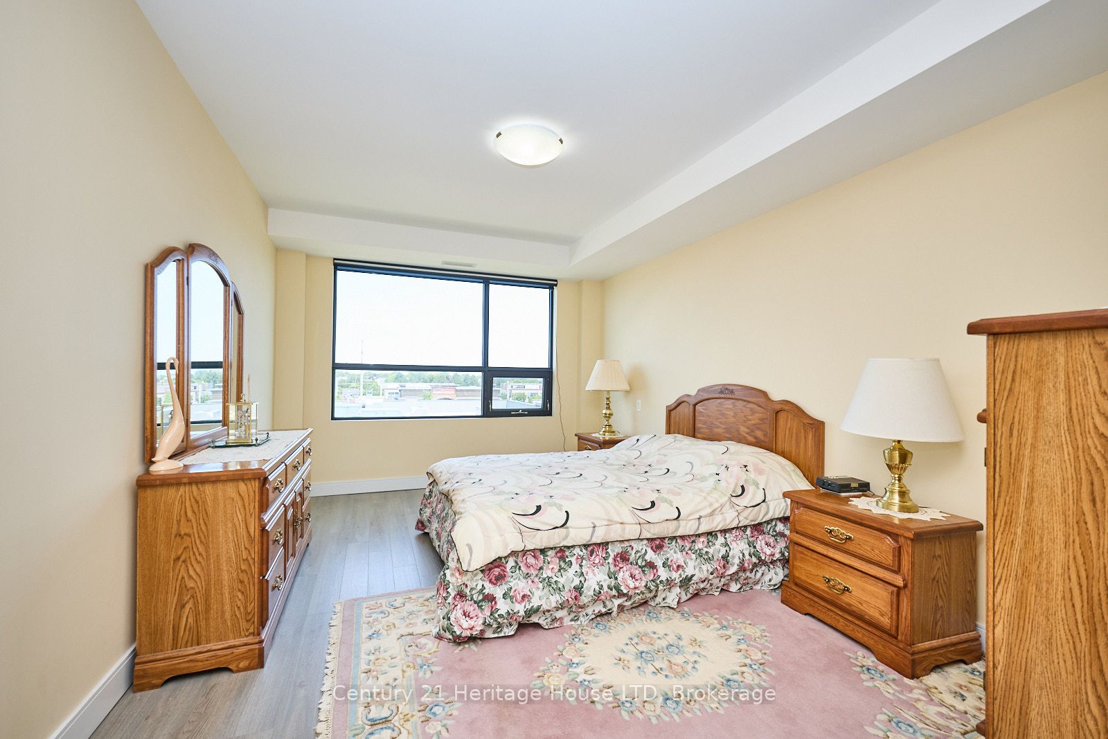 300g Fourth Avenue 304 Property Photo 11