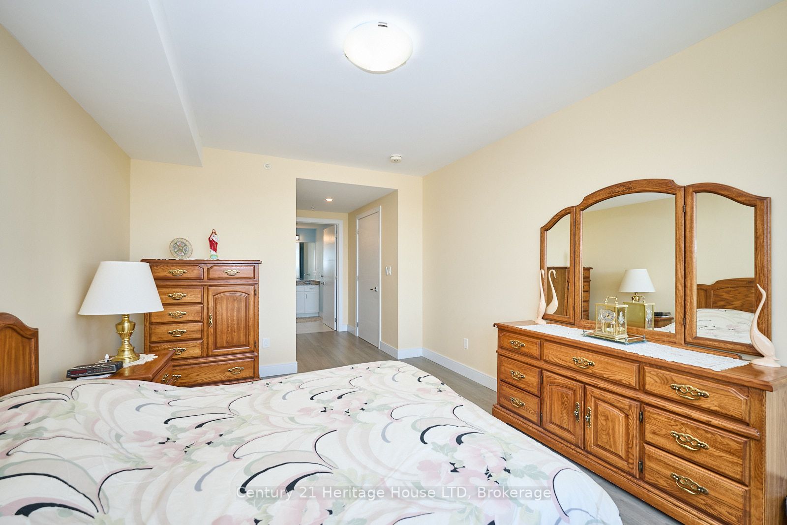 300g Fourth Avenue 304 Property Photo 12