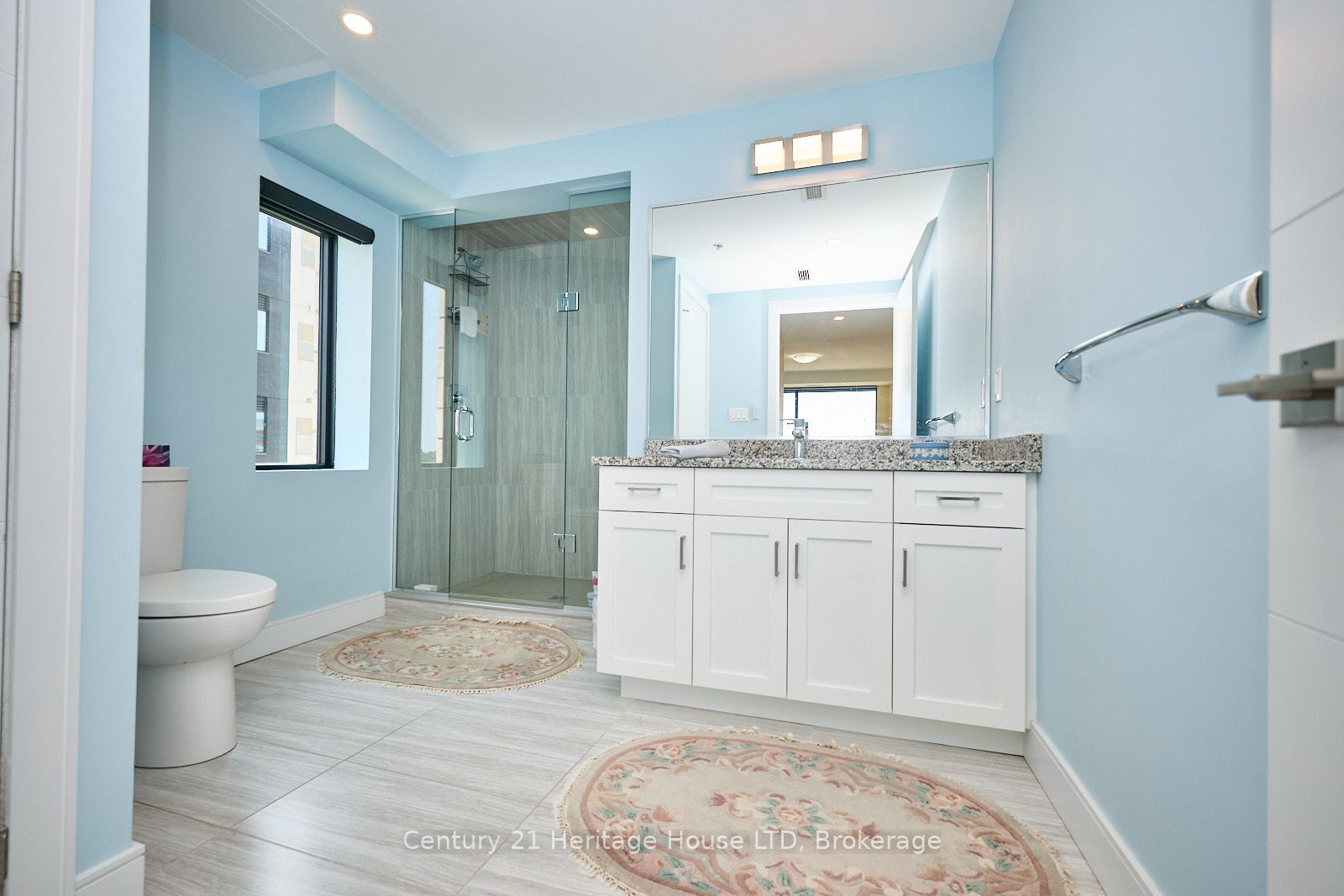 300g Fourth Avenue 304 Property Photo 13