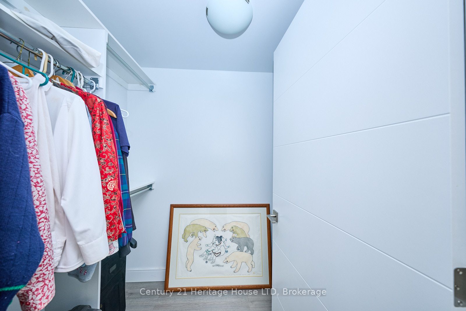 300g Fourth Avenue 304 Property Photo 14