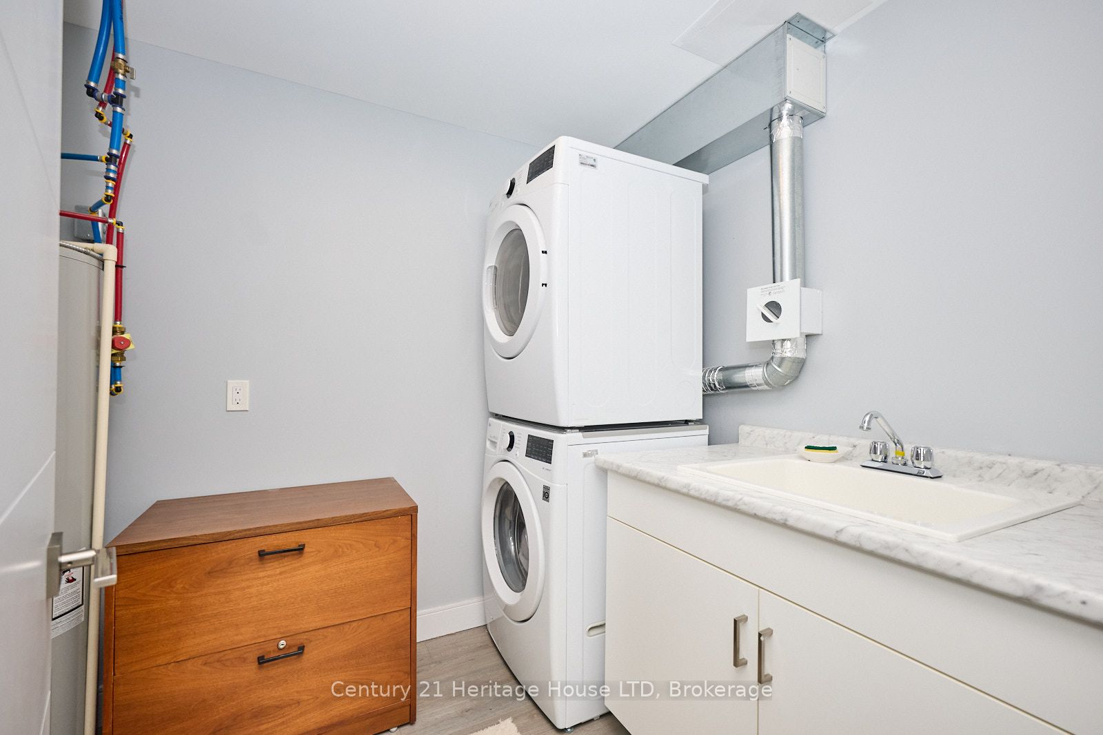 300g Fourth Avenue 304 Property Photo 19