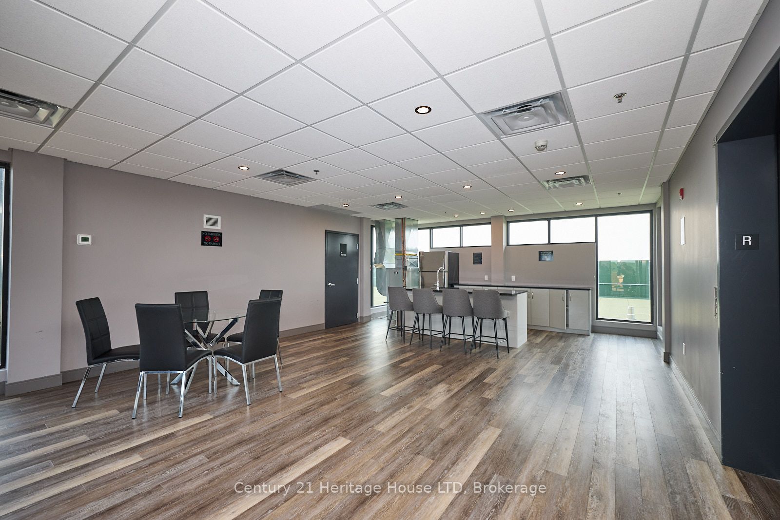 300g Fourth Avenue 304 Property Photo 22