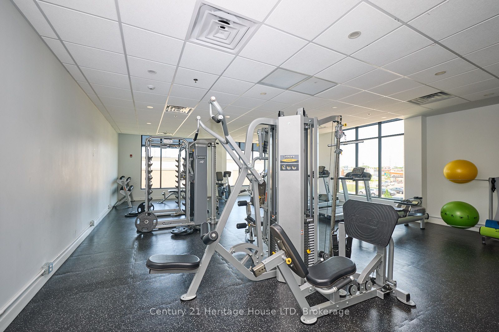 300g Fourth Avenue 304 Property Photo 25