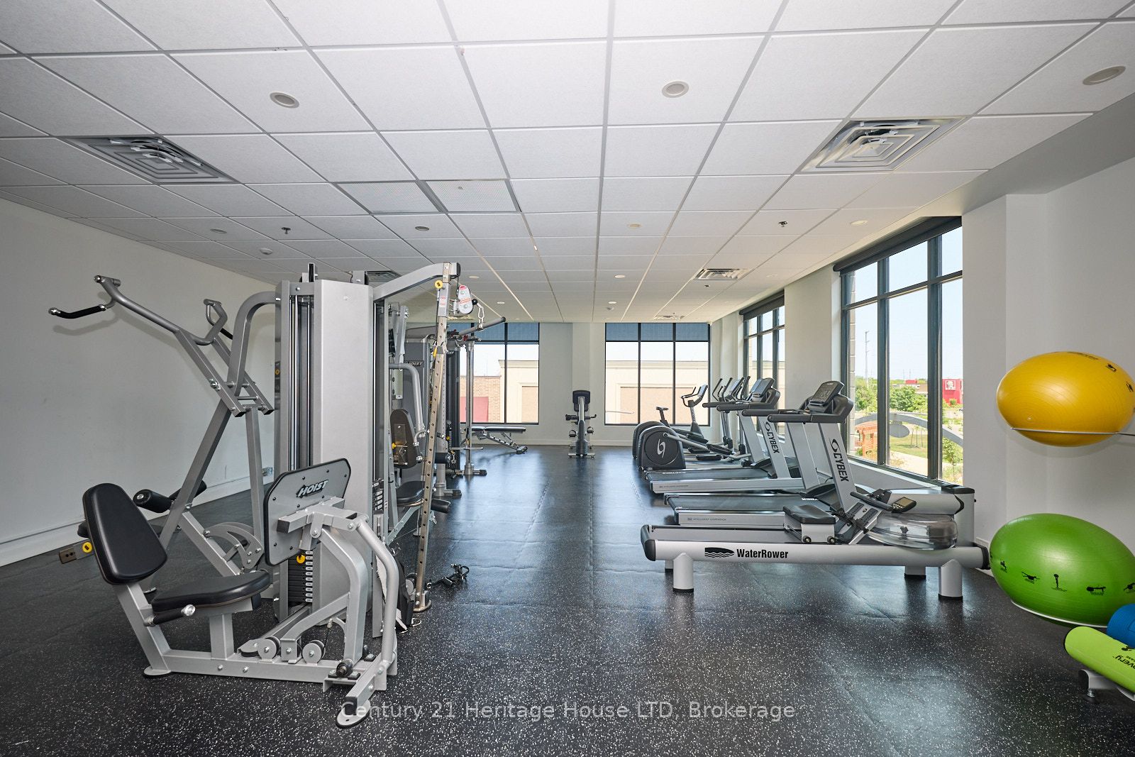 300g Fourth Avenue 304 Property Photo 26