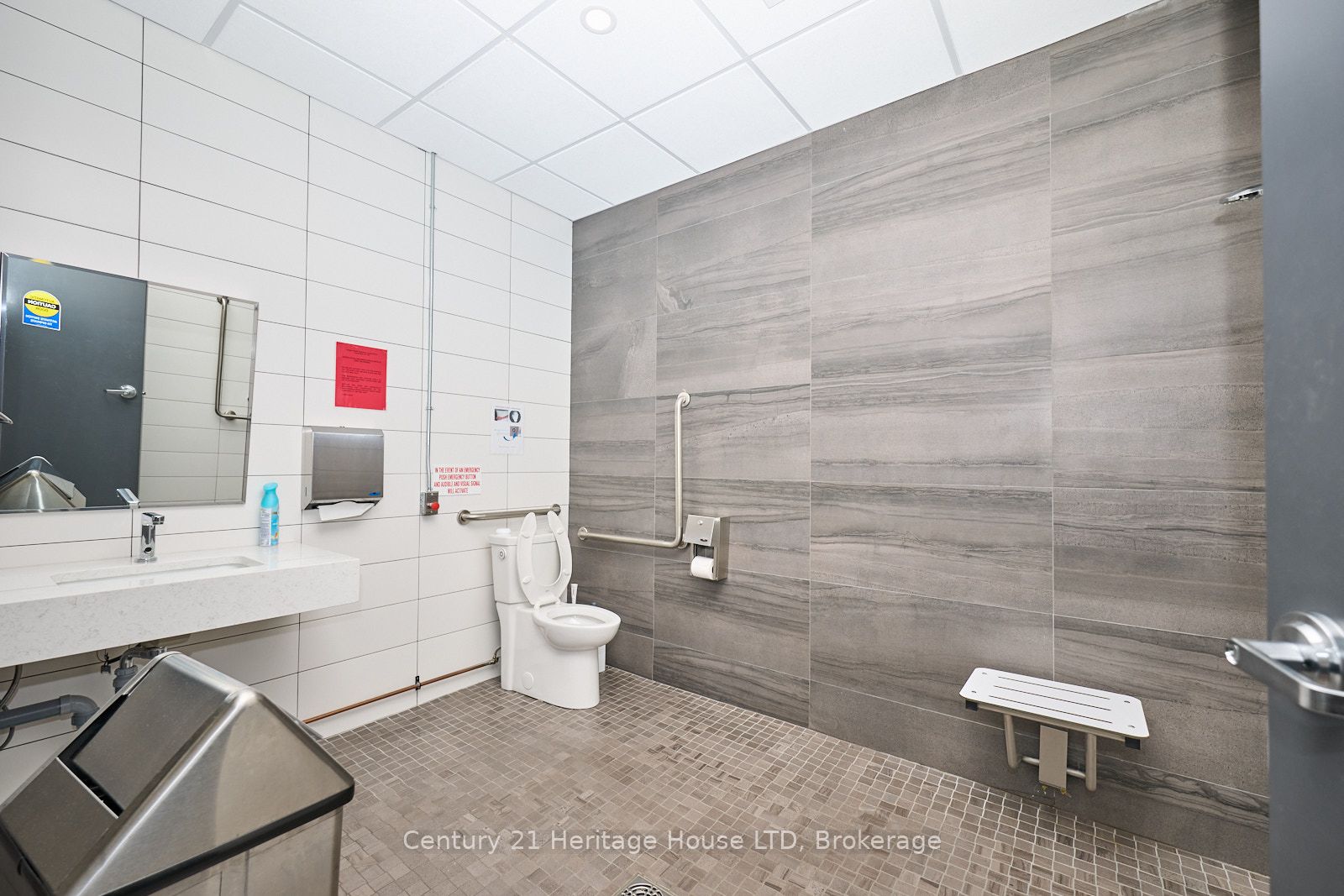 300g Fourth Avenue 304 Property Photo 27