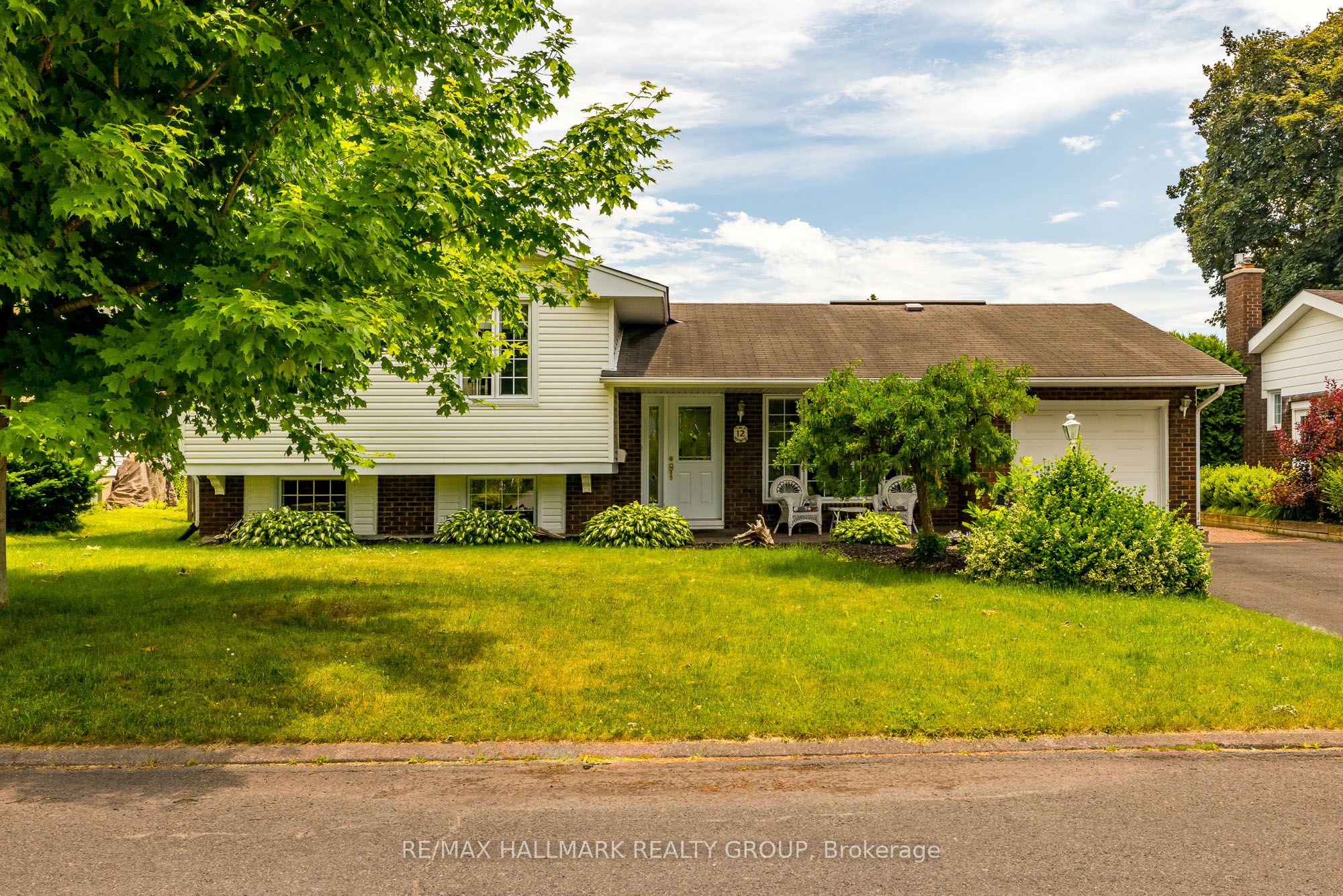 12 Ancona Crescent Property Photo 1