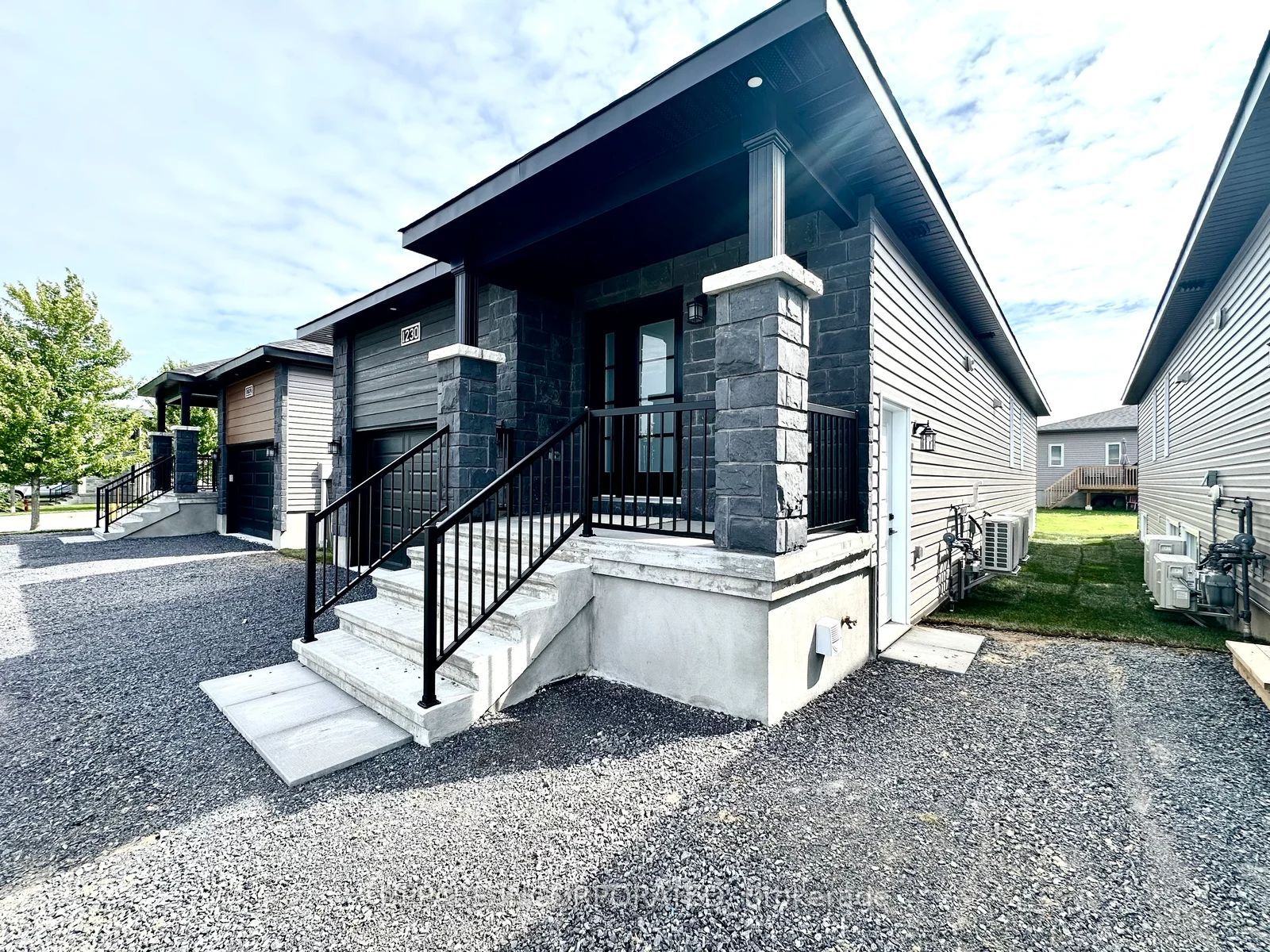 1230 MONTBLANC Crescent A