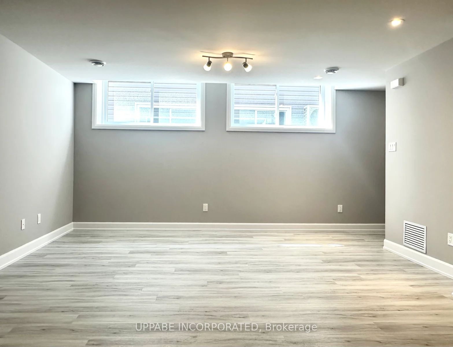 1230 Montblanc Crescent A Property Photo 4