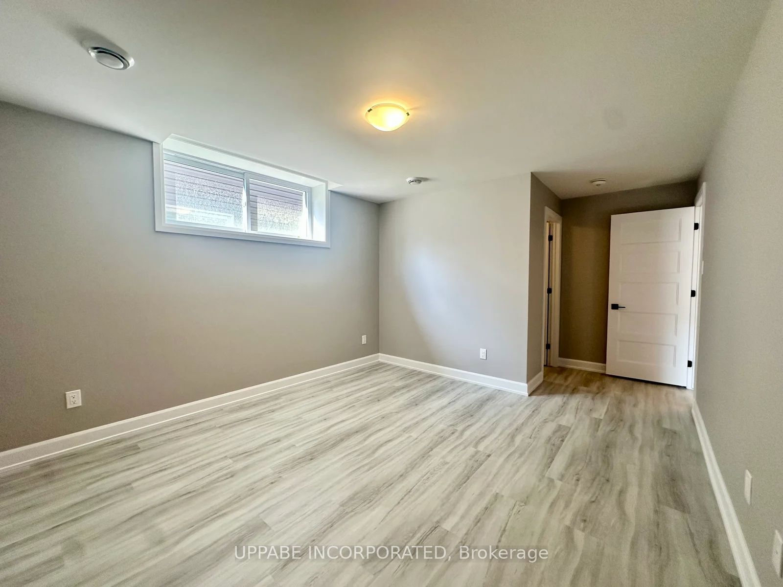 1230 Montblanc Crescent A Property Photo 5