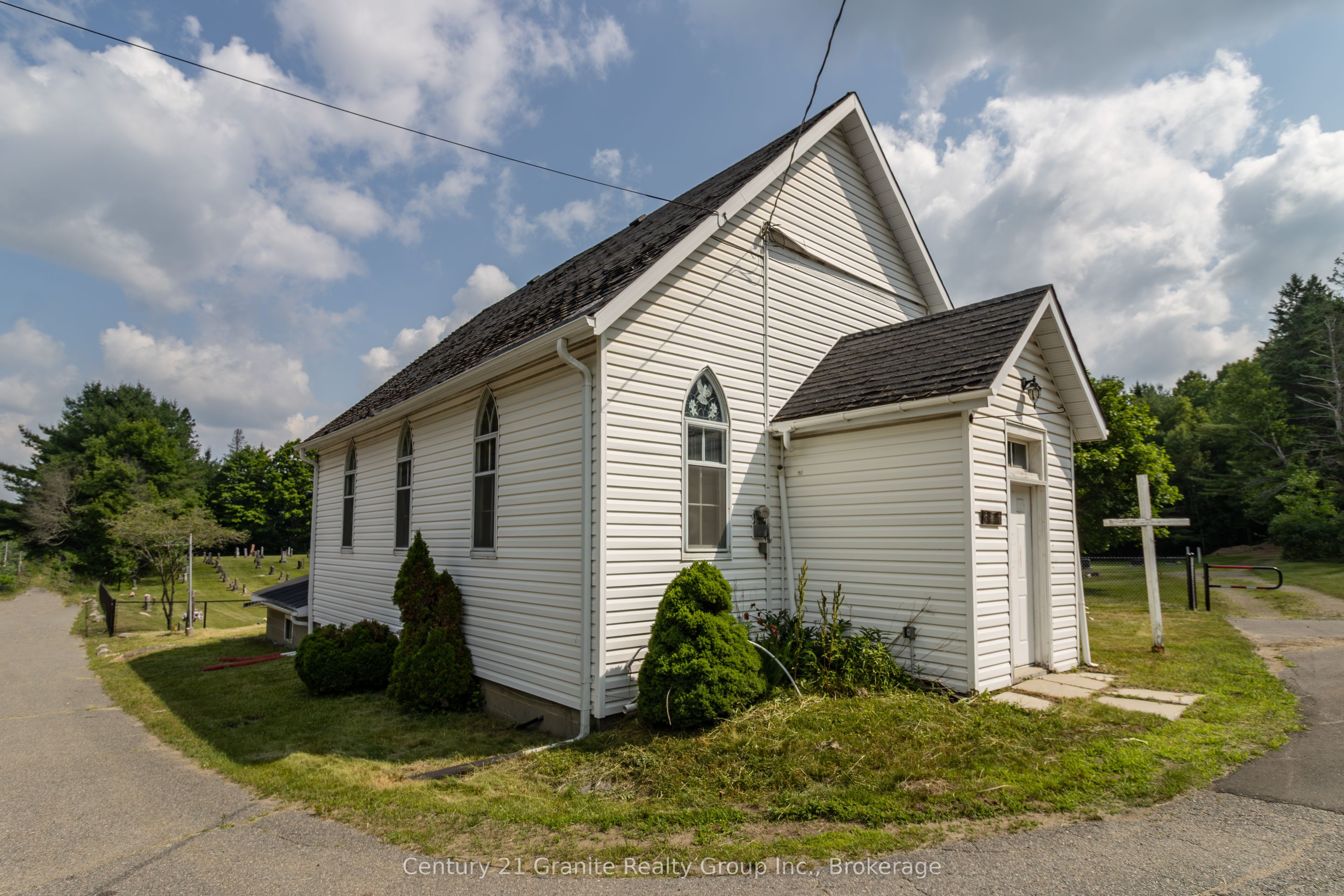 10961 Highway 118 Property Photo 1