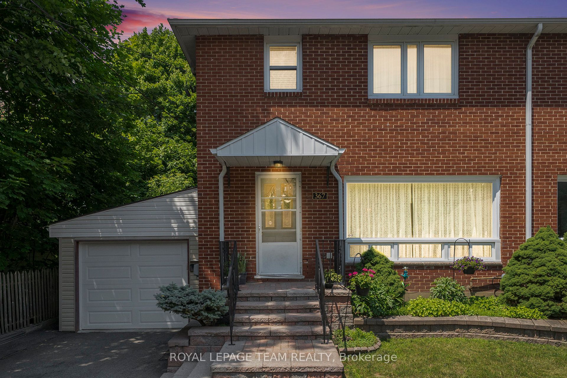 367 Ravenhill Avenue