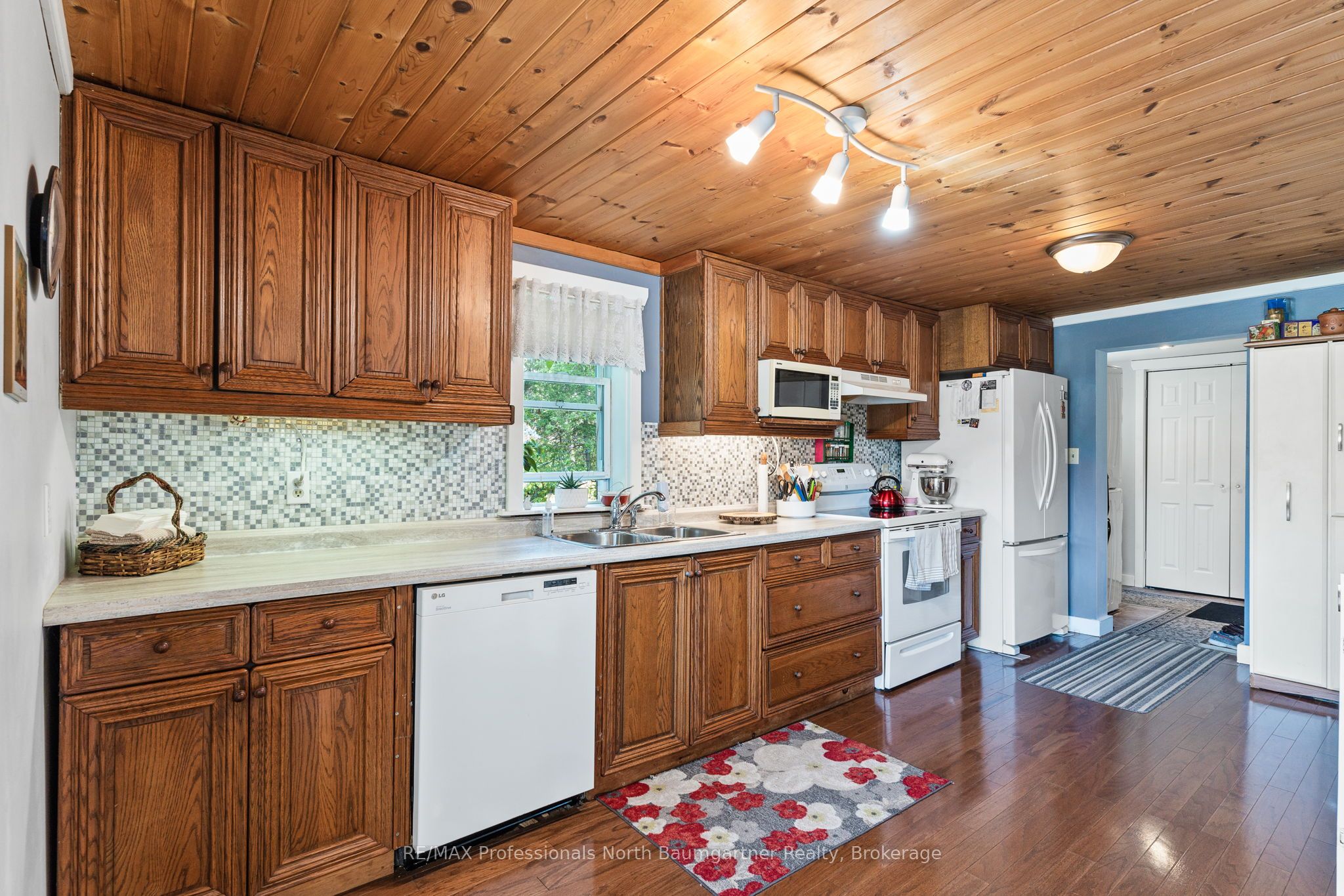 4745 Gelert Road Property Photo 17