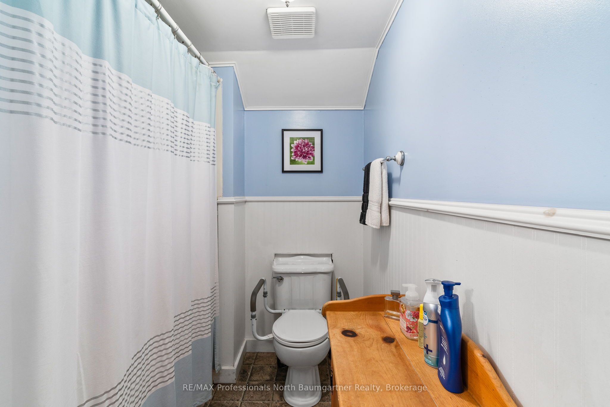 4745 Gelert Road Property Photo 23