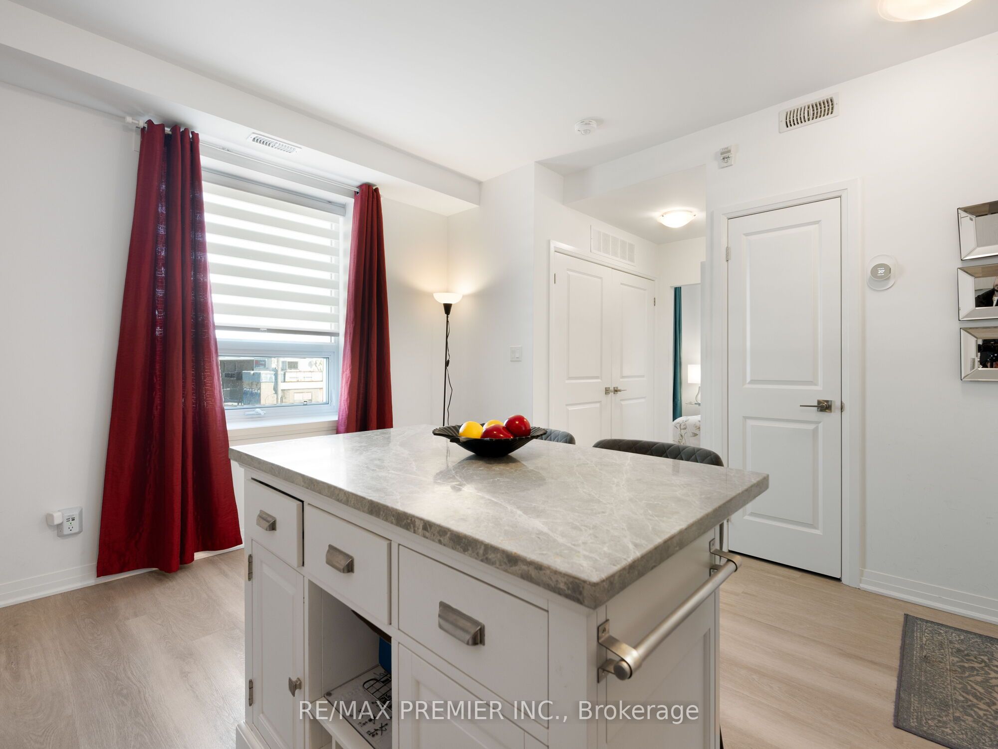 5 Hamilton Street N 205 Property Photo 10
