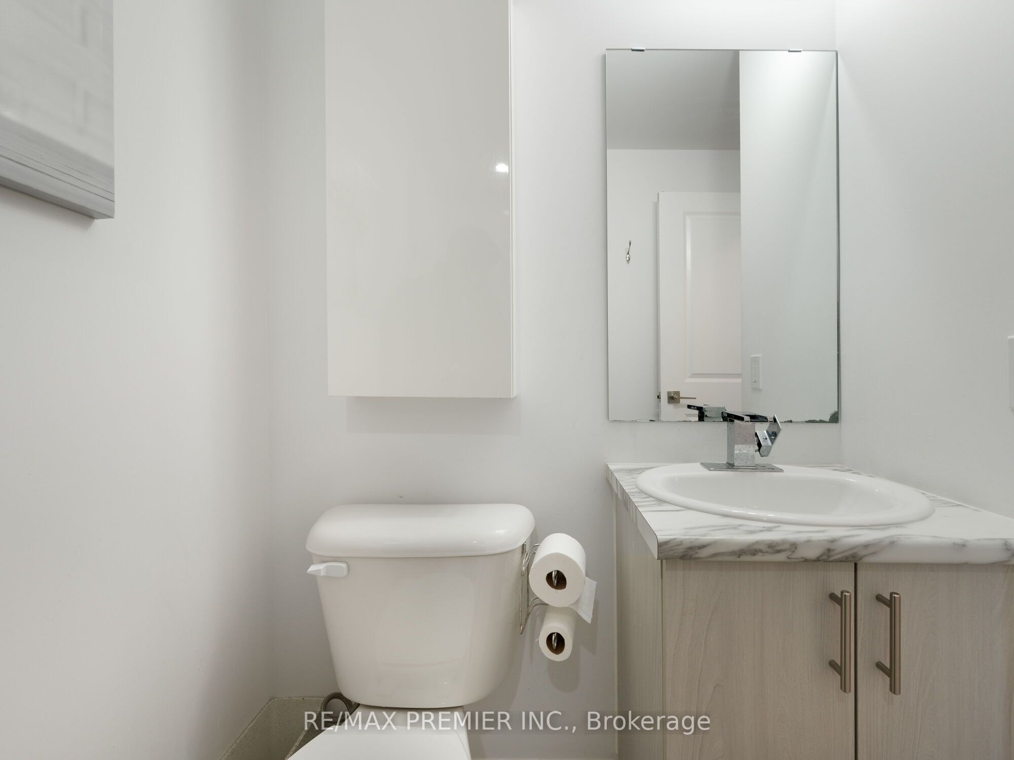5 Hamilton Street N 205 Property Photo 13