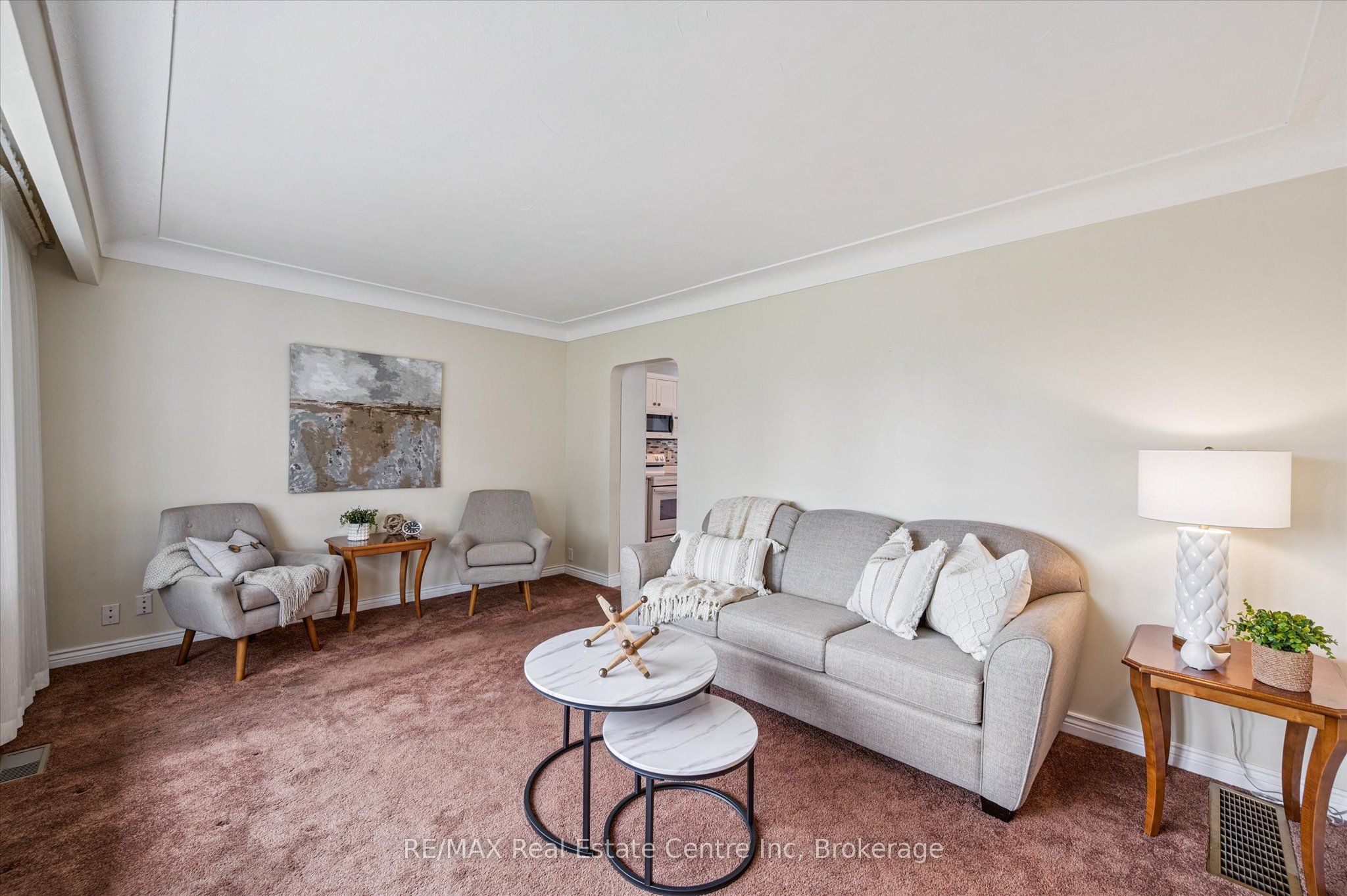 288 Margaret Avenue Property Photo 4