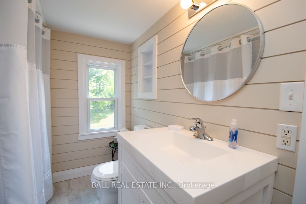 36 Park Street E Property Photo 10