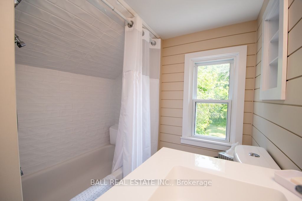 36 Park Street E Property Photo 11