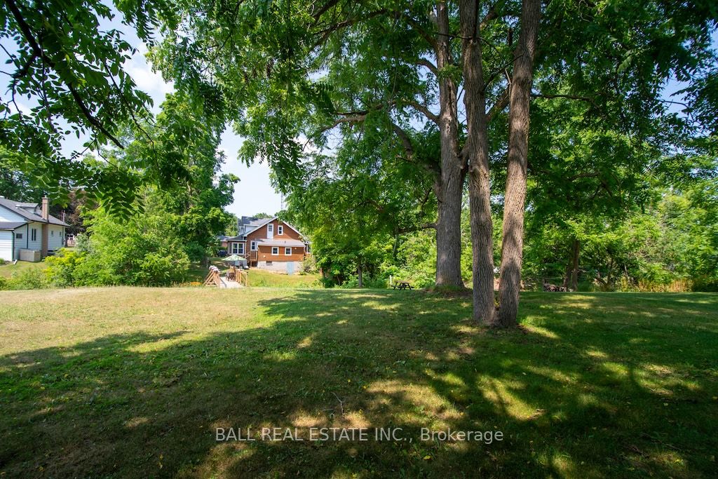 36 Park Street E Property Photo 20