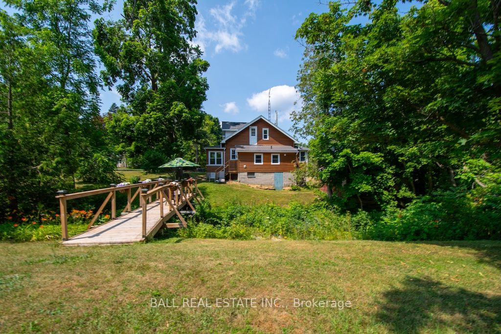 36 Park Street E Property Photo 21