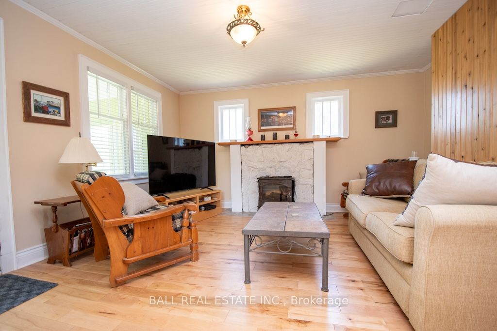 36 Park Street E Property Photo 29