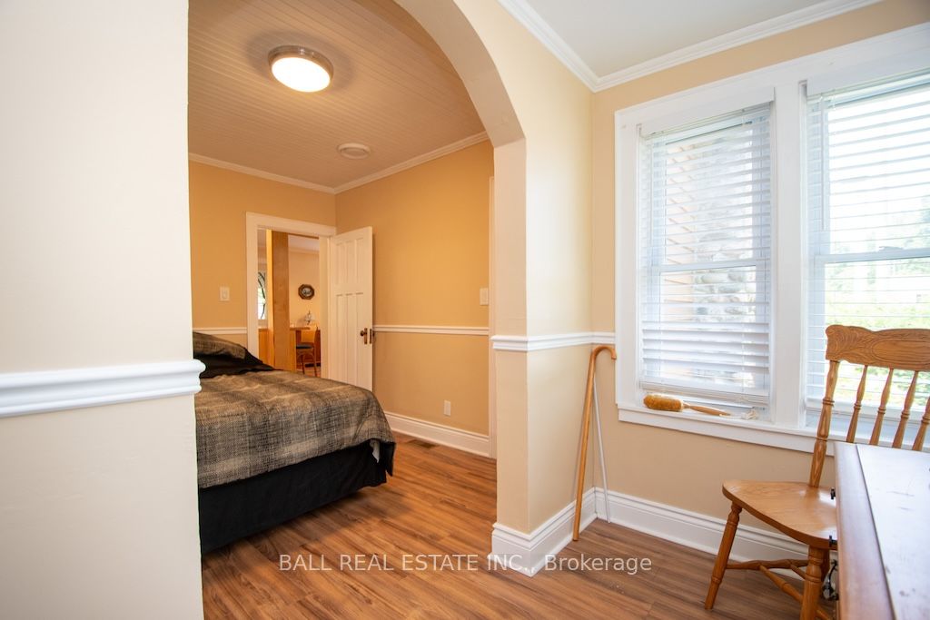 36 Park Street E Property Photo 47