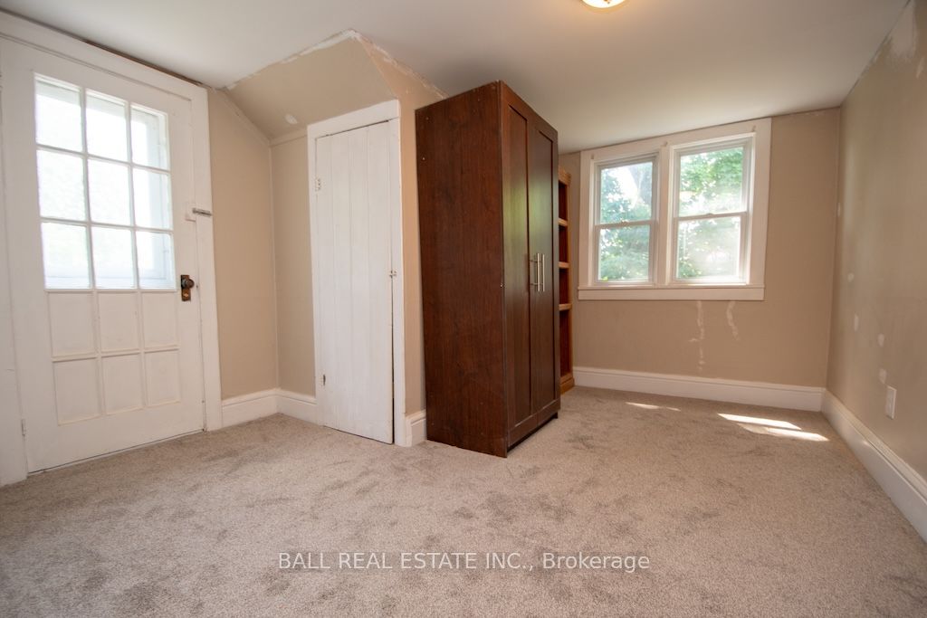 36 Park Street E Property Photo 50