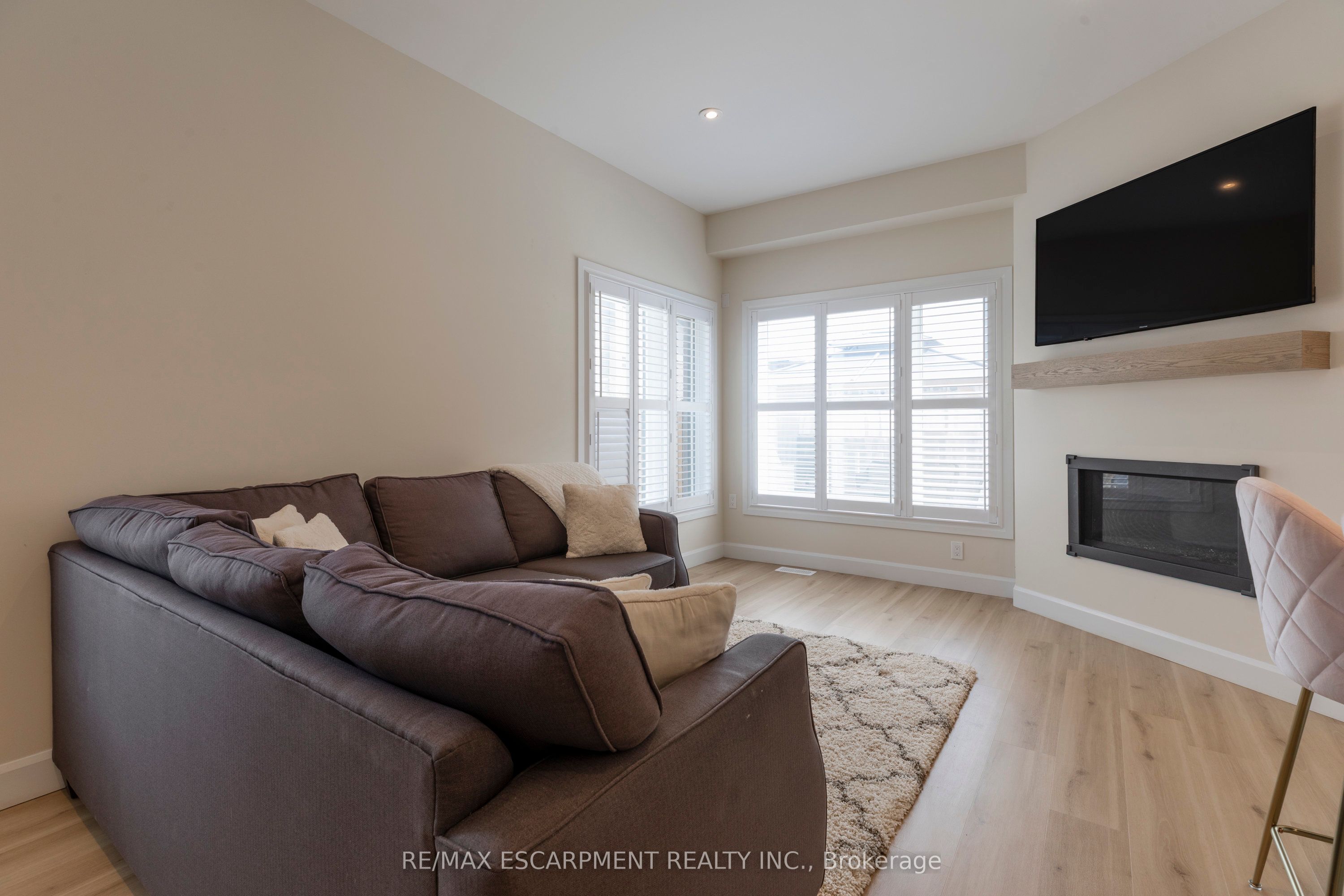 31 Southam Lane Property Photo 8