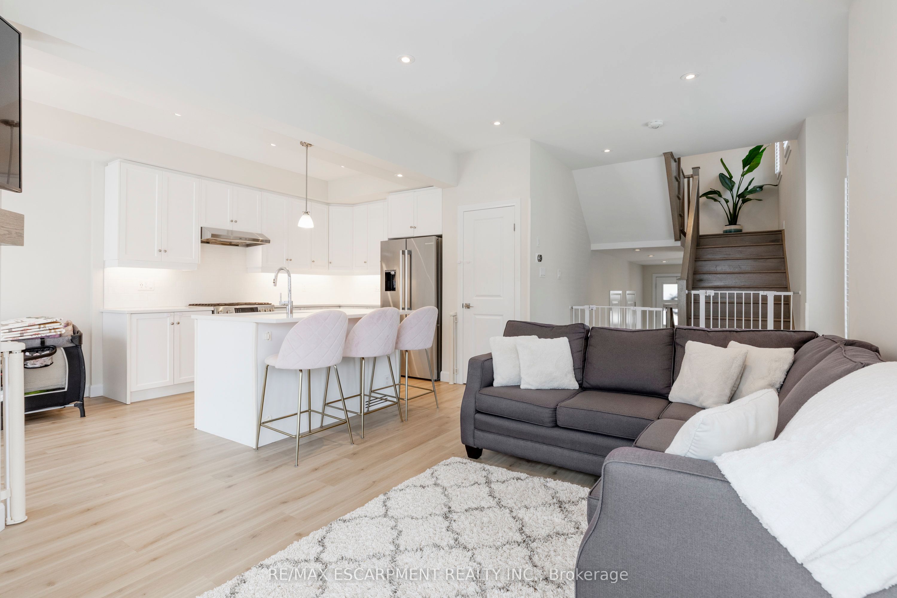 31 Southam Lane Property Photo 10