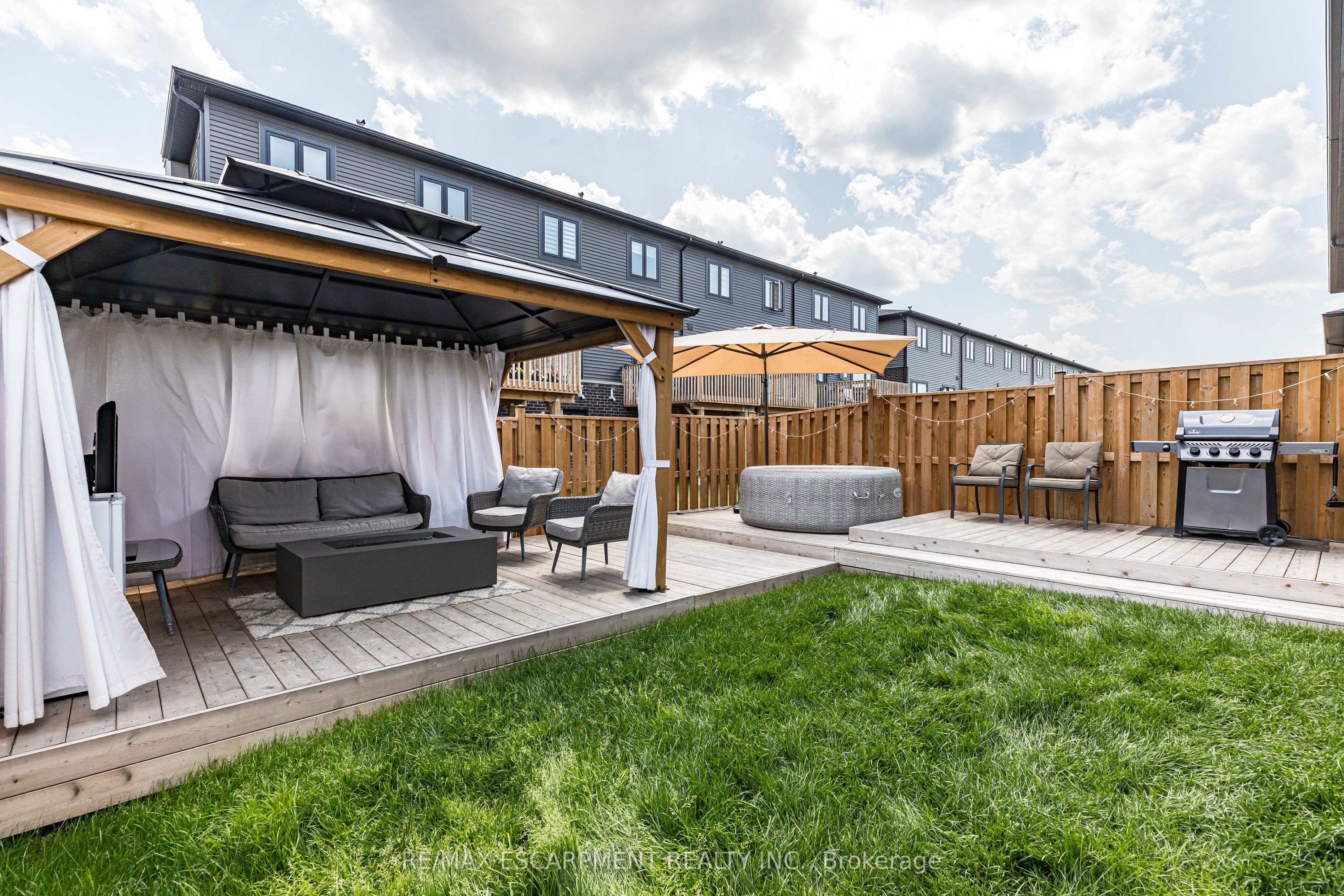 31 Southam Lane Property Photo 30