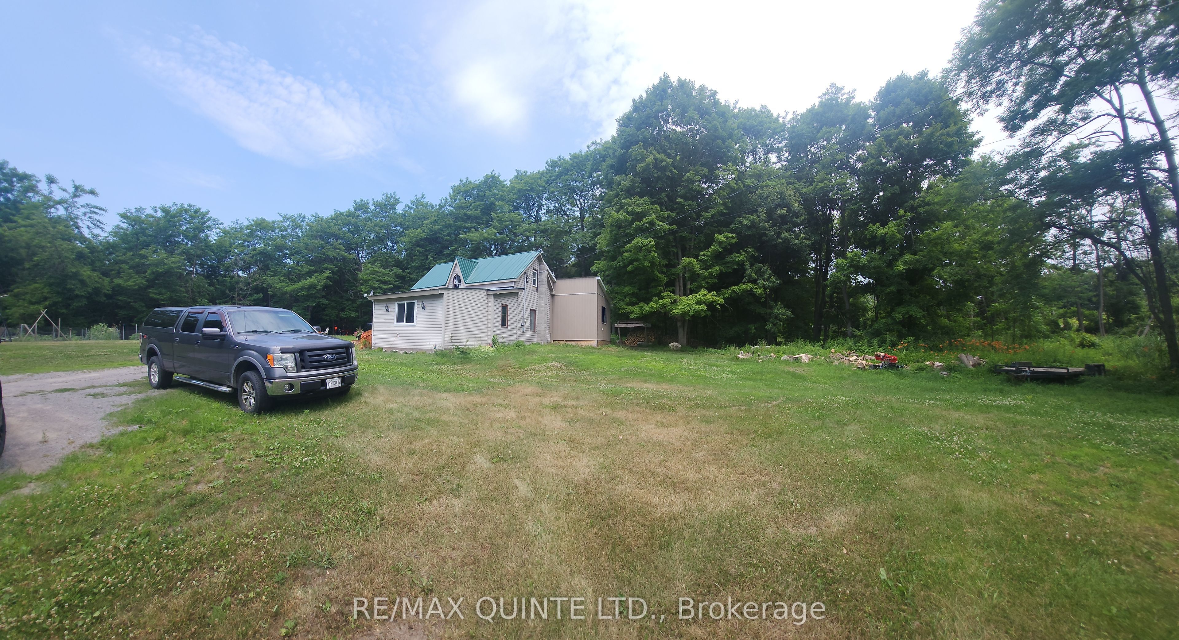 305 Moneymore Rd Property Photo 1